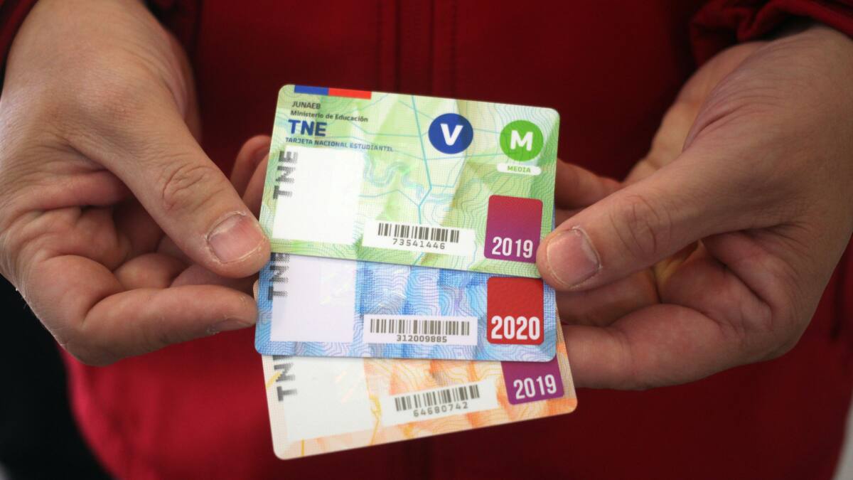 Junaeb reitera llamado a estudiantes para renovar la TNE