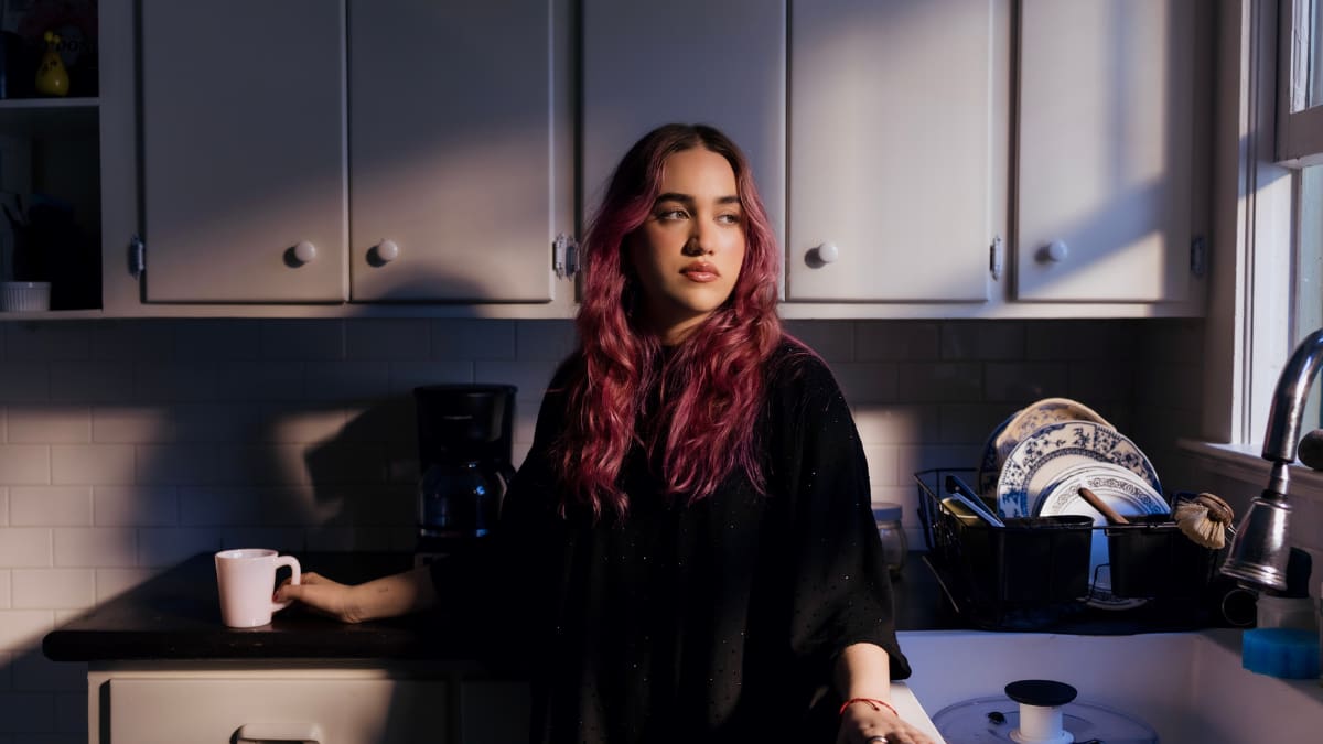 Fue elegida por Forbes como una de las figuras jóvenes del año y ahora sorprende con su nuevo sencillo pop