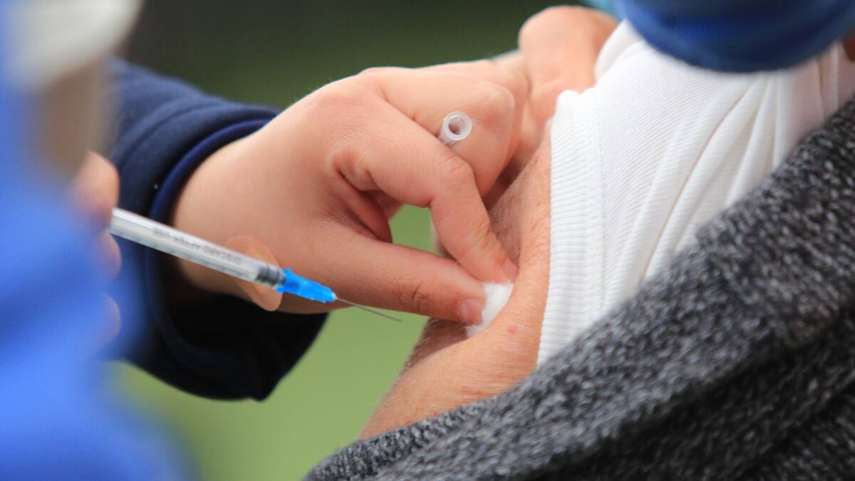 Aprobaron uso de vacuna Sinovac a partir de los 6 años