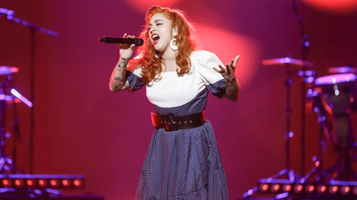 ¡Amo! Mon Laferte lanza versiones en vivo de su nuevo álbum «Seis»