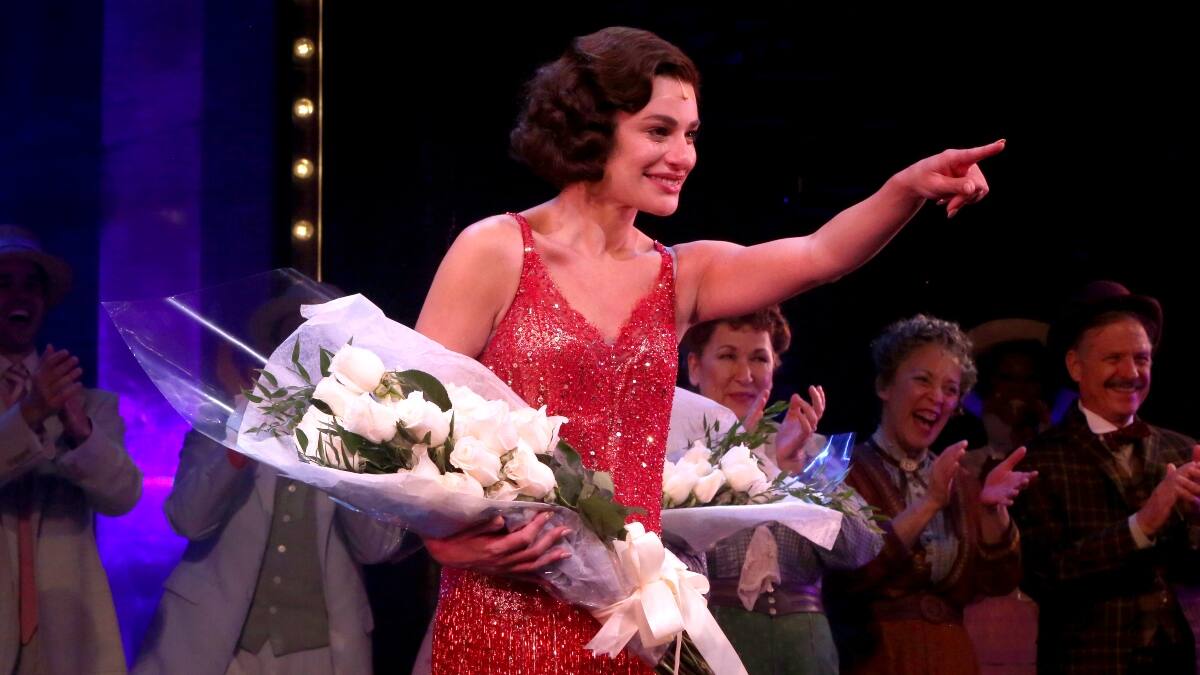 Lea Michele responde a los rumores de que no sabe leer