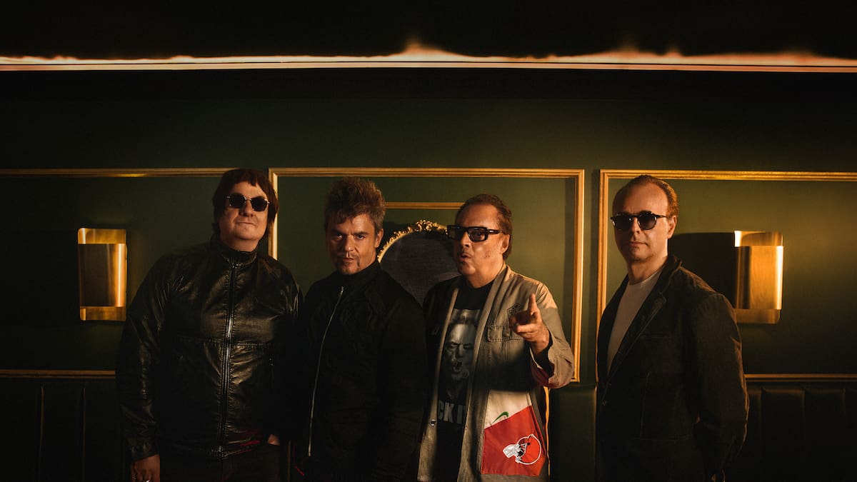 Después de dos décadas: Los Tres sorprenden en su regreso con “XCLNT”