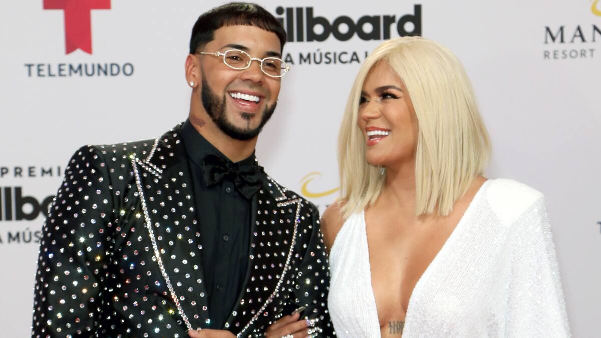 «¡Que se escuche en la luna!»: Anuel AA pide a Karol G que vuelva con él en medio de un concierto
