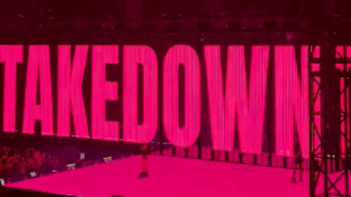 ¡Por primera vez en el tour! Integrantes de TWICE interpretan "Takedown", el hit de la película "Kpop Demon Hunters"