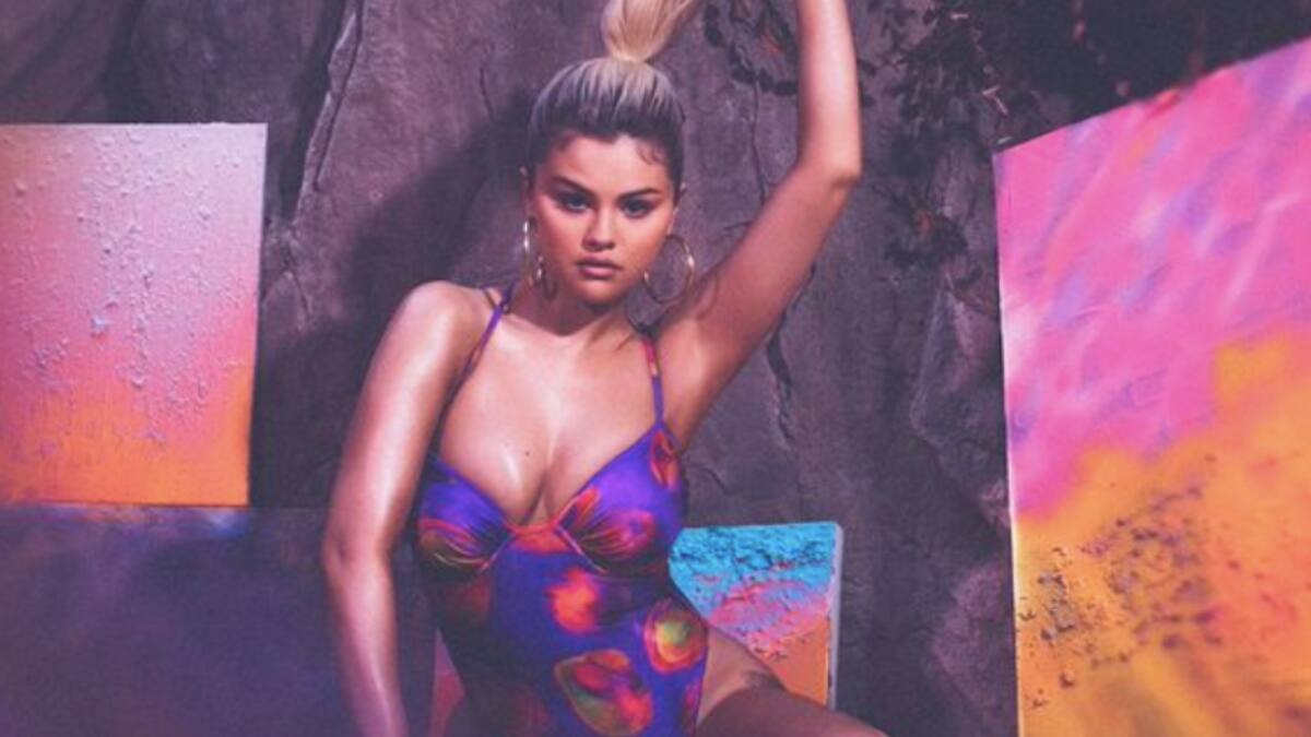 Selena Gomez encantó con sesión de fotos en bikini marcada por el amor propio