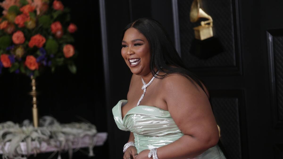 ¡Go Girl! Lizzo sube foto completamente desnuda y sin retoques