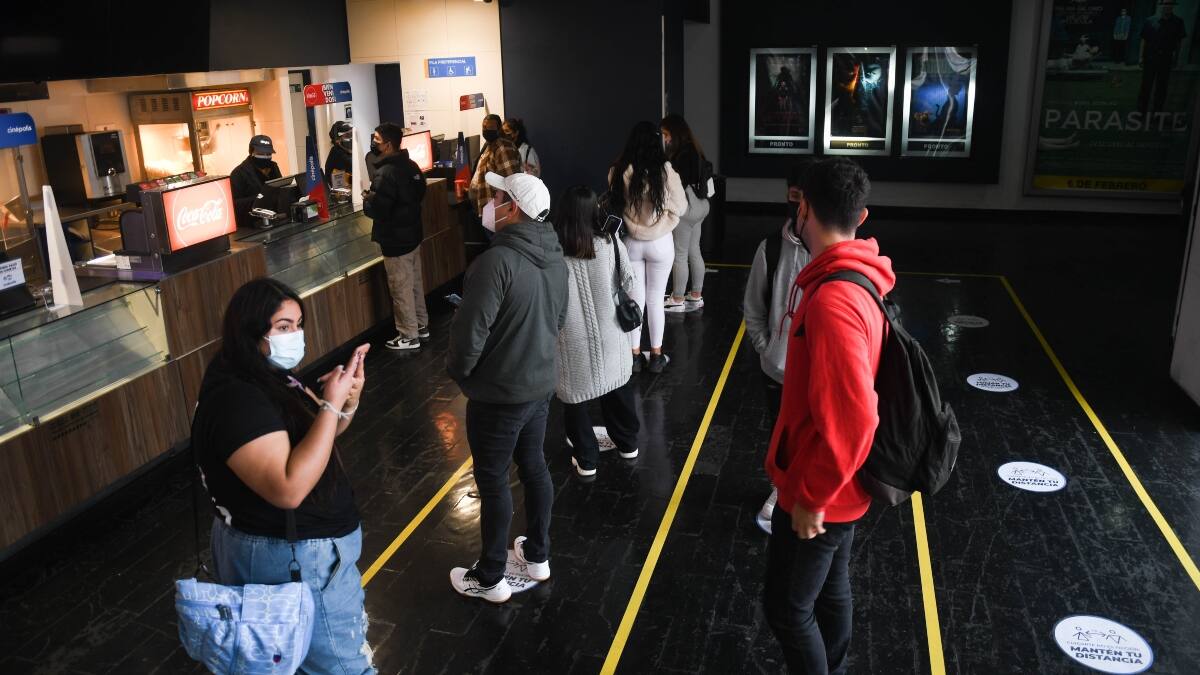 ¿Qué cines volverán a abrir en la Región Metropolitana y cómo ir?