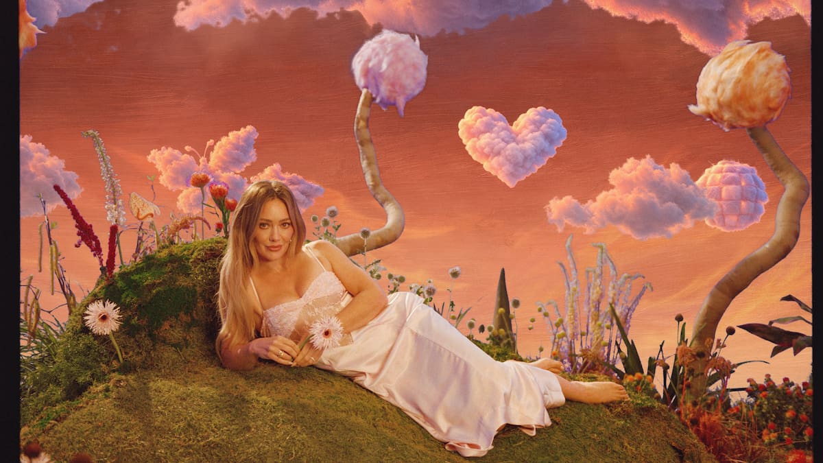 Hilary Duff estrena "CATastrophe", su nueva canción para "The Cat in the Hat" antes de su debut en Chile