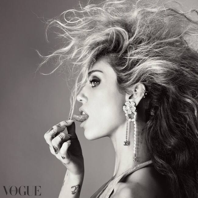 Miley Cyrus para British Vogue (Steven Meisel)
