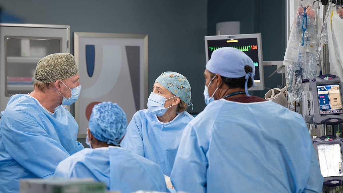 Después de más de una década: Anuncian salida de dos emblemáticos personajes de "Grey's Anatomy"