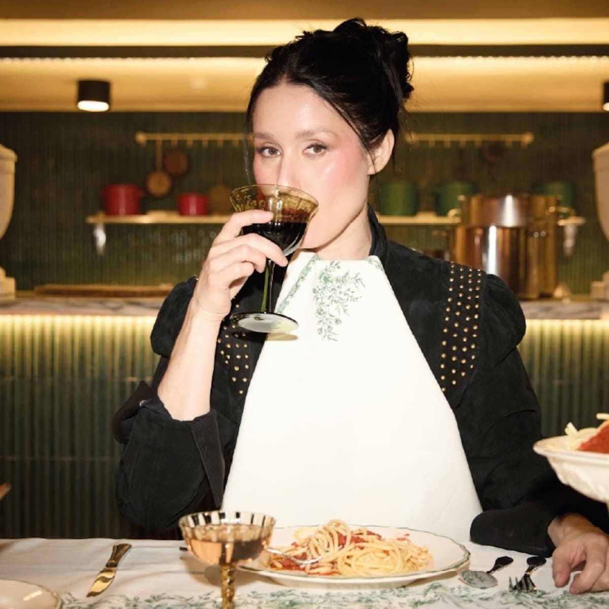 Francisca Valenzuela prepara una experiencia única en Santiago: música, gastronomía y "MALDITA" en una sola noche