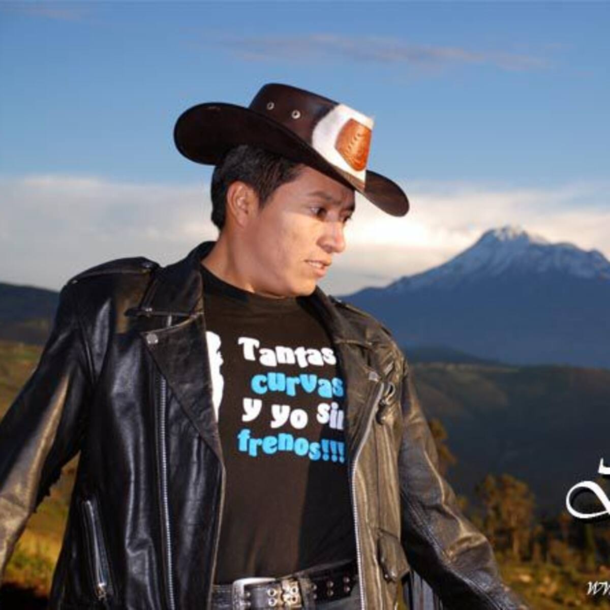 Fallece el pequeño hijo del cantante Delfín Quishpe