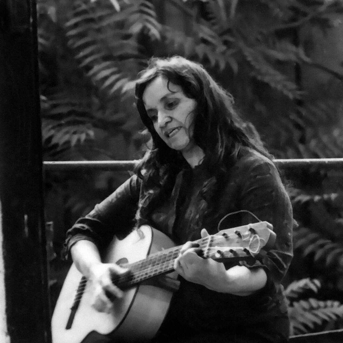 Música, arte y poesía: así será la exposición de Violeta Parra que aterriza en Lo Barnechea 2026