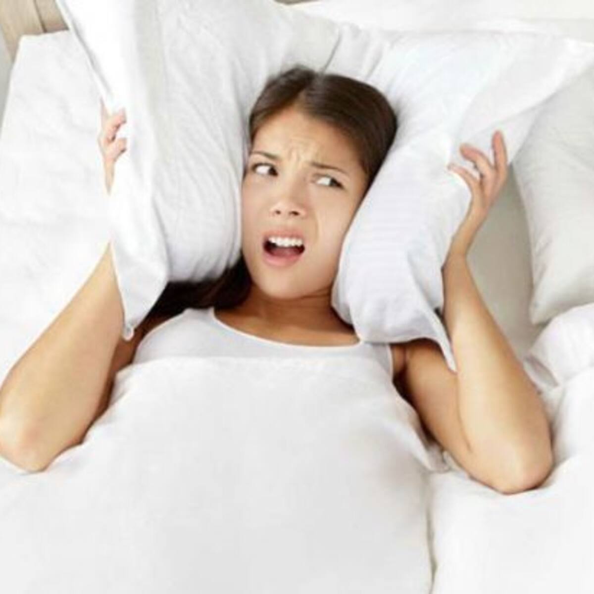 Dormir junto a alguien que ronca podría ser malo para tu salud