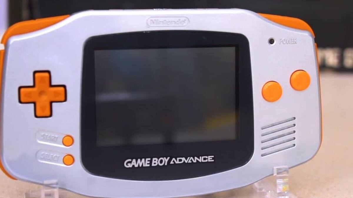 Encuentran un prototipo de la Game Boy Advance del Nintendo Space World 2000