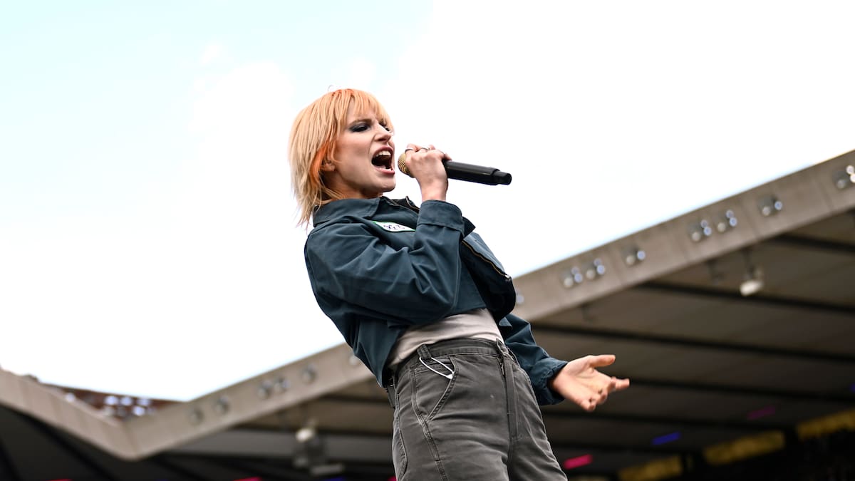 Más allá de la rabia adolescente: Cuando Hayley Williams decidió cantar desde sus heridas