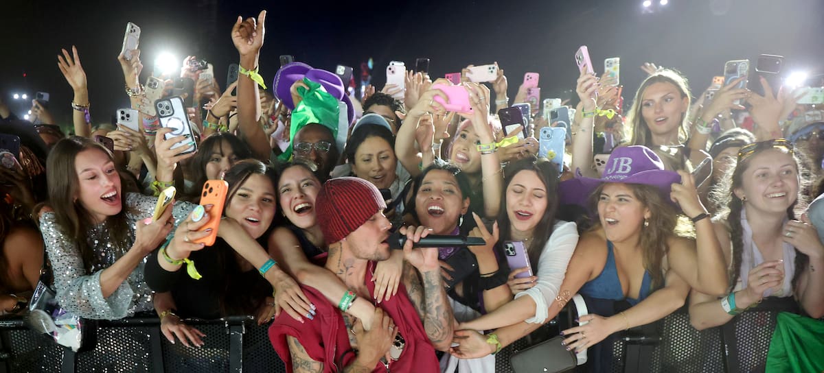 Justin Bieber durante su actuación en el festival de 'Coachella Valley Music and Arts el 18 de abril de 2026 en Indio, California.