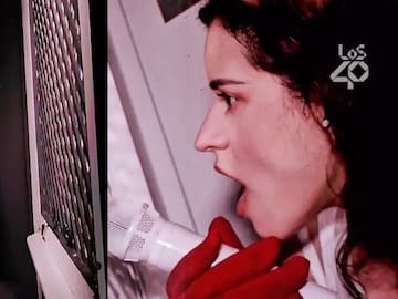 "Lo vi revolcándose con otra": Francisca Valenzuela revela fugaz romance con un músico sudamericano en el show de Rosalía