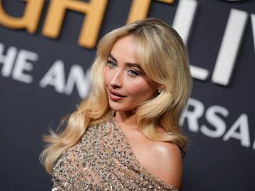 Pedro Pascal, Bad Bunny y Sabrina Carpenter se roban las miradas en el aniversario de Saturday Night Live