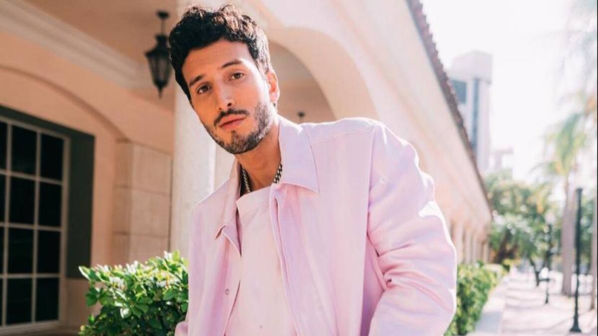 ¡Sebastián Yatra se roba los estrenos! El cantante estrenará su nuevo single «Delincuente»