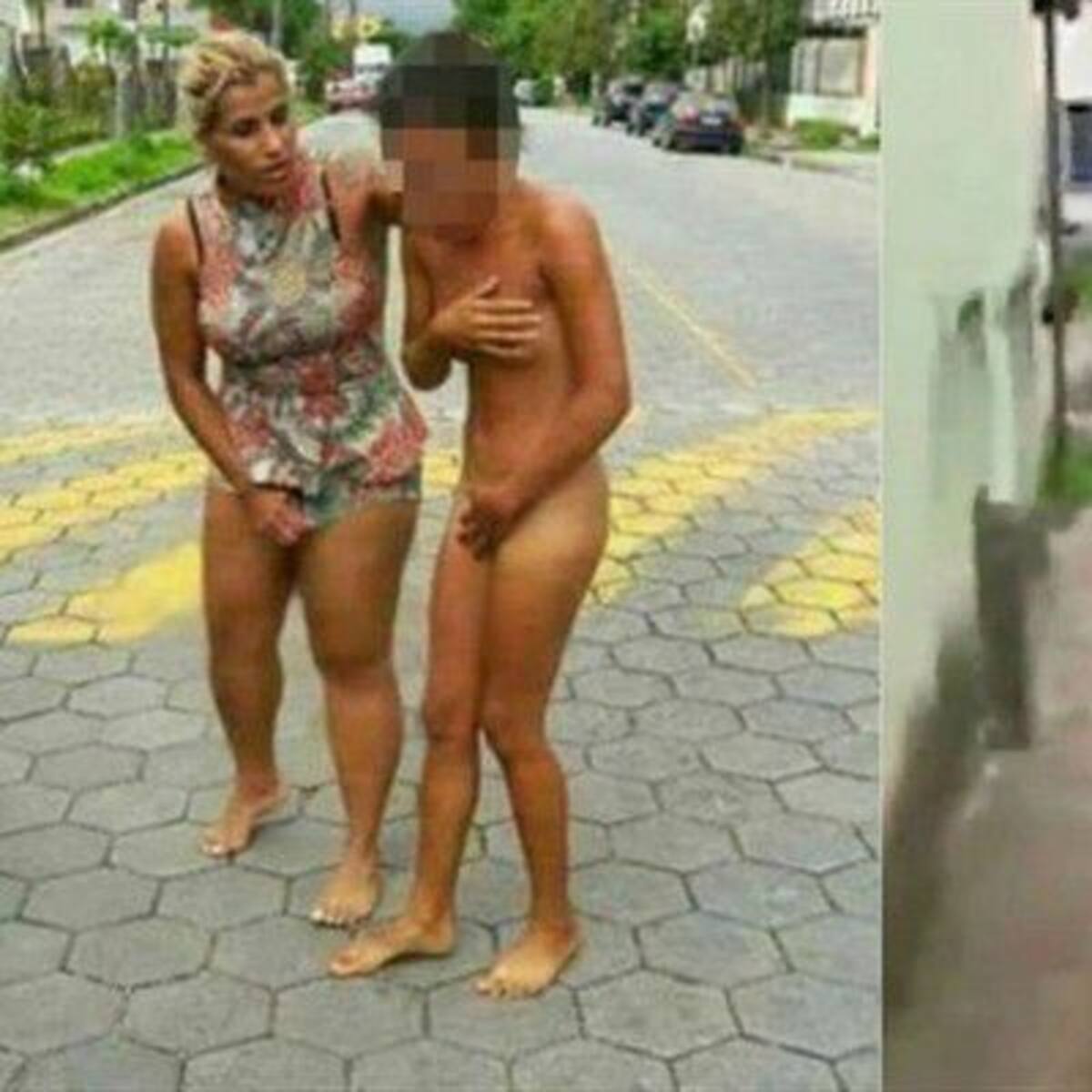 Agarró a la amante del marido, le cortó el pelo y la paseó desnuda por la calle