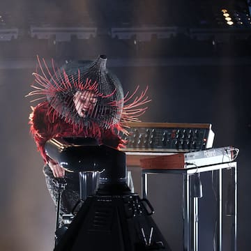 "Estoy completamente desconsolada": Lady Gaga se ve forzada a cancelar su tercer show del "MAYHEM Ball" en Montreal y esta es la razón