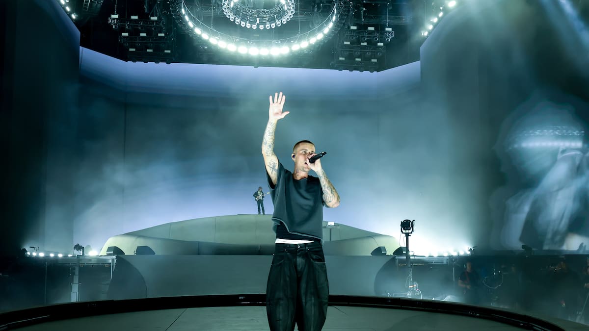Con una inusual puesta en escena y un setlist cargado de hits, Justin Bieber pone a cantar a todo Coachella 2026