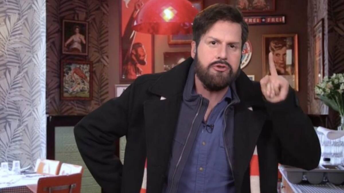 «Desde el estrecho de Magallanes»: Gabriel Boric es la nueva «víctima» de Stefan Kramer