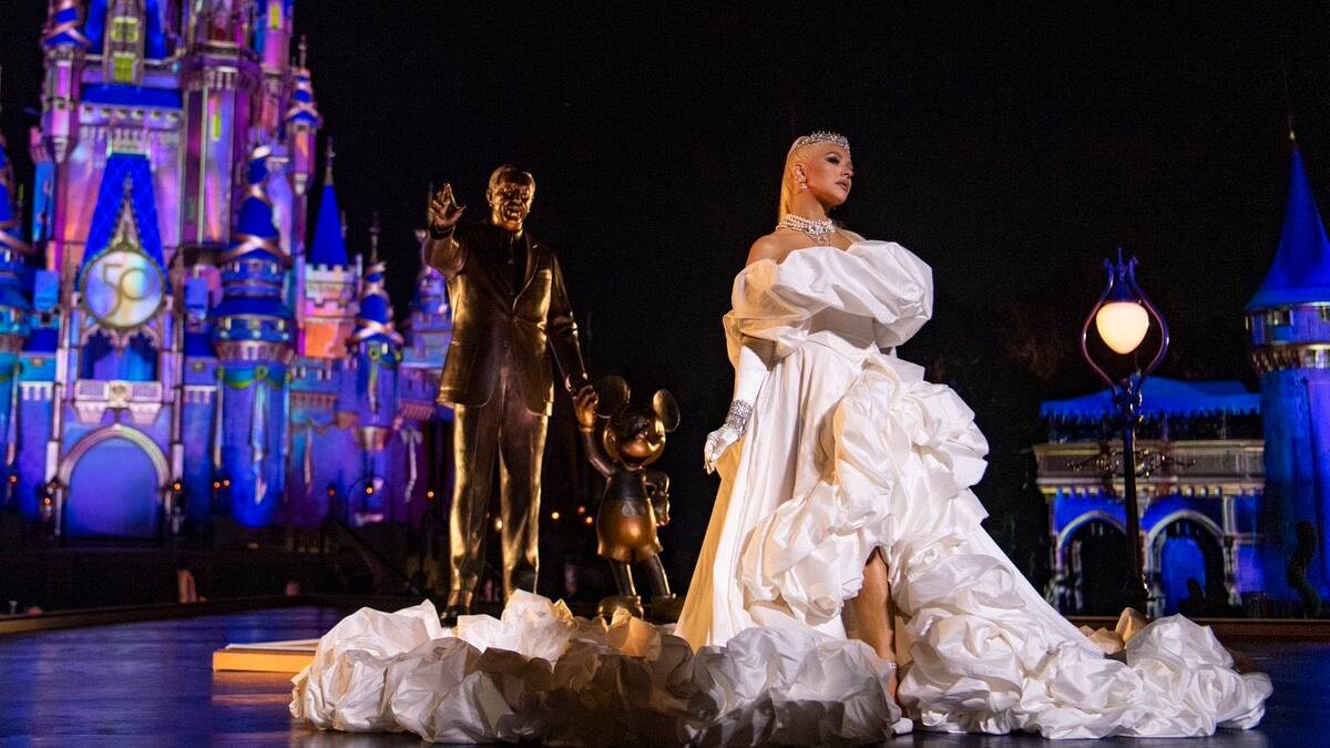 Christina Aguilera se lució cual princesa en el aniversario de Disney World