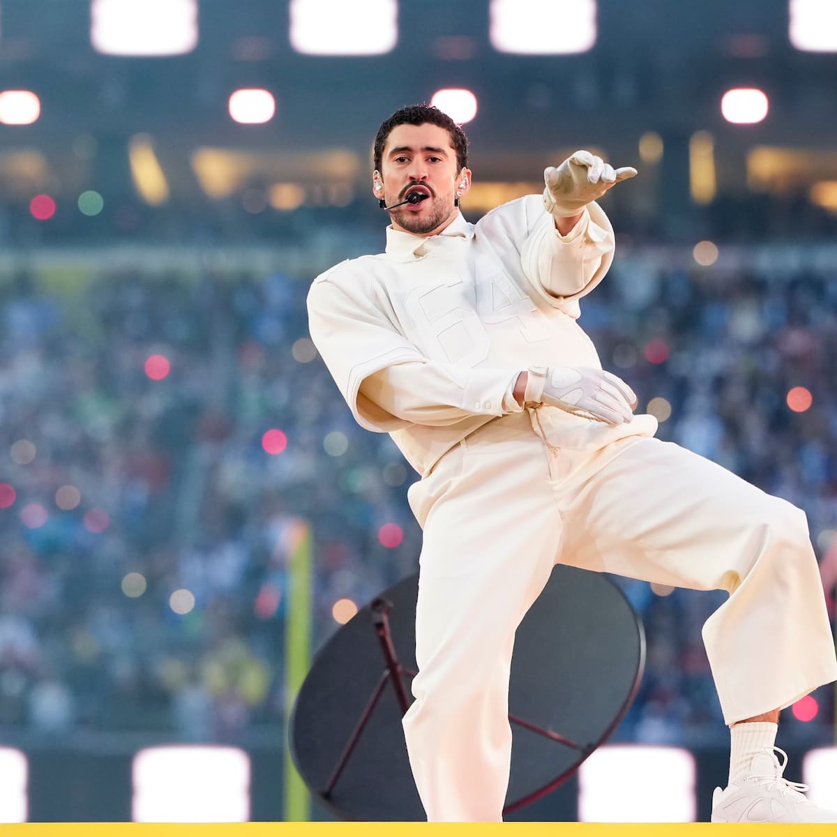 ¿Cuál te habría tocado a ti? Estas son todas las canciones sorpresa de Bad Bunny a lo largo del "DeBÍ TiRAR MáS FOToS Tour 2026"