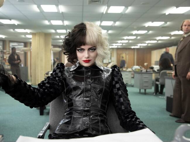 La Casa de Papel: </strong>Lo famosos atracadores no pasan de moda, porque hay que recordar que la gran serie española está llegando a su fin. Este disfraz consiste en el traje rojo y la característica máscara de Dalí.</span>