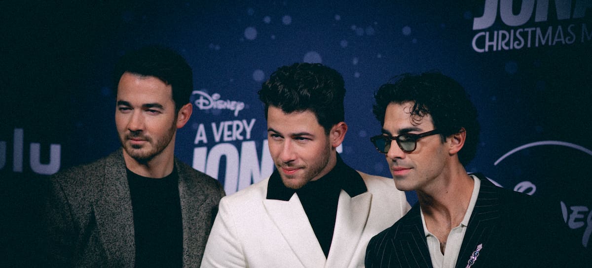 CL - Jonas Brothers