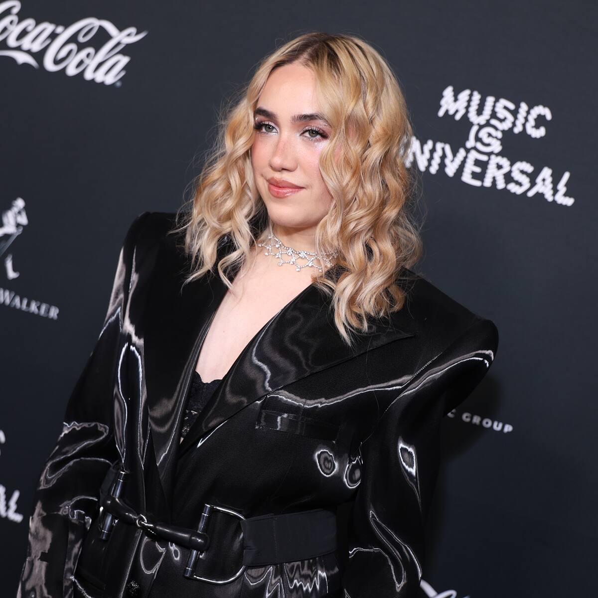 ¡No más preguntas! Ela Taubert lo confirma con "La Gente Cambia", su nuevo sencillo