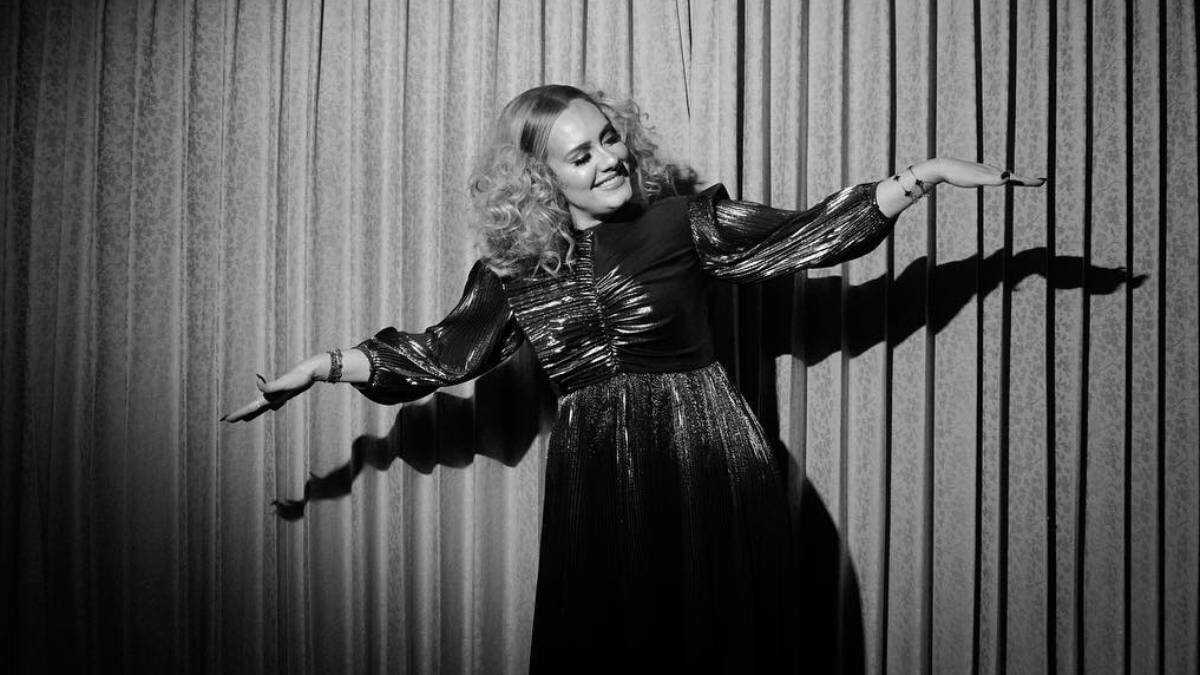 Adele presenta las canciones de su nuevo álbum “30”