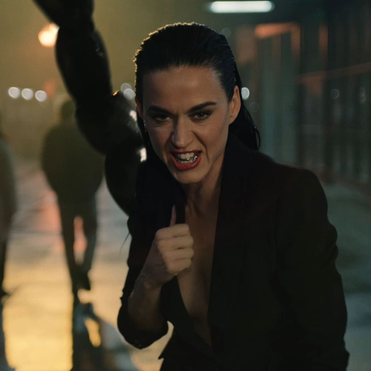 Katy Perry resurge de las cenizas con el estreno de “Watch It Burn”