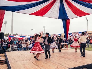 ¿Panorama para Fiestas Patrias? Esta fonda de Ñuñoa tendrá circo, cueca y juegos para toda la familia