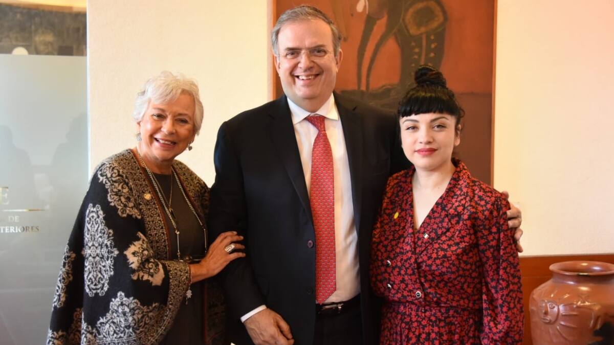 Mon Laferte recibe la nacionalidad mexicana