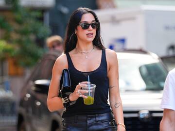 "La historia fue completamente falsa": Dua Lipa niega haber despedido a su representante por intentar boicotear a artistas pro Palestina y acusa clickbait