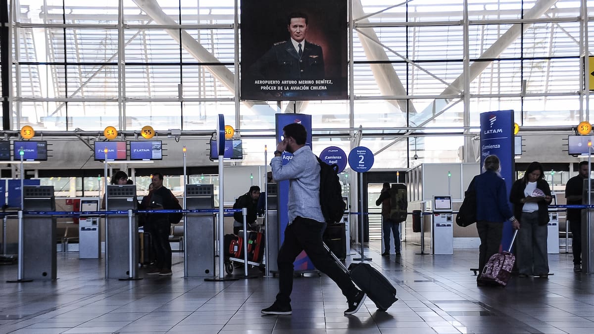 Cambia para siempre la forma de llegar al Aeropuerto de Santiago o retornar a casa: Uber y Transvip lo hacen oficial