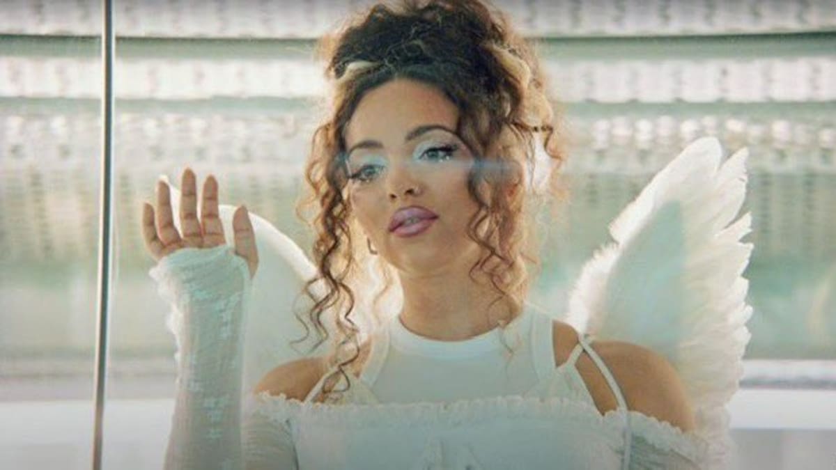 ¿De qué trata “Angel of My Dreams”? La canción de JADE que se volvió viral tras el Victoria's Secret Fashion Show 2026