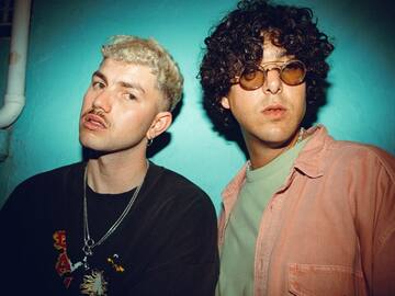 A días de su show en Lollapalooza Chile 2025: Rawayana se une a Marc Seguí en “FULL TIME”