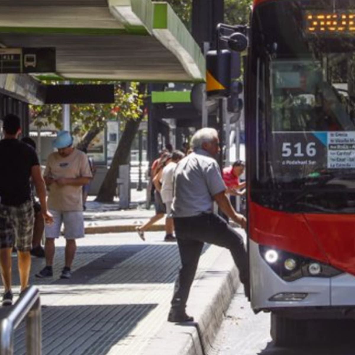 8M 2026: Conoce los desvíos de tránsito en Santiago por el Día de la Mujer