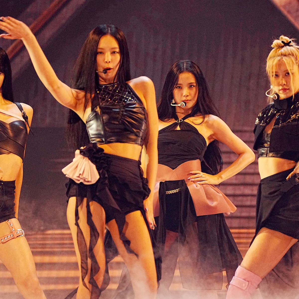 BLACKPINK celebra su 10° aniversario en medio de la polémica: Jisoo se disculpa con los fans tras las críticas por el evento conmemorativo