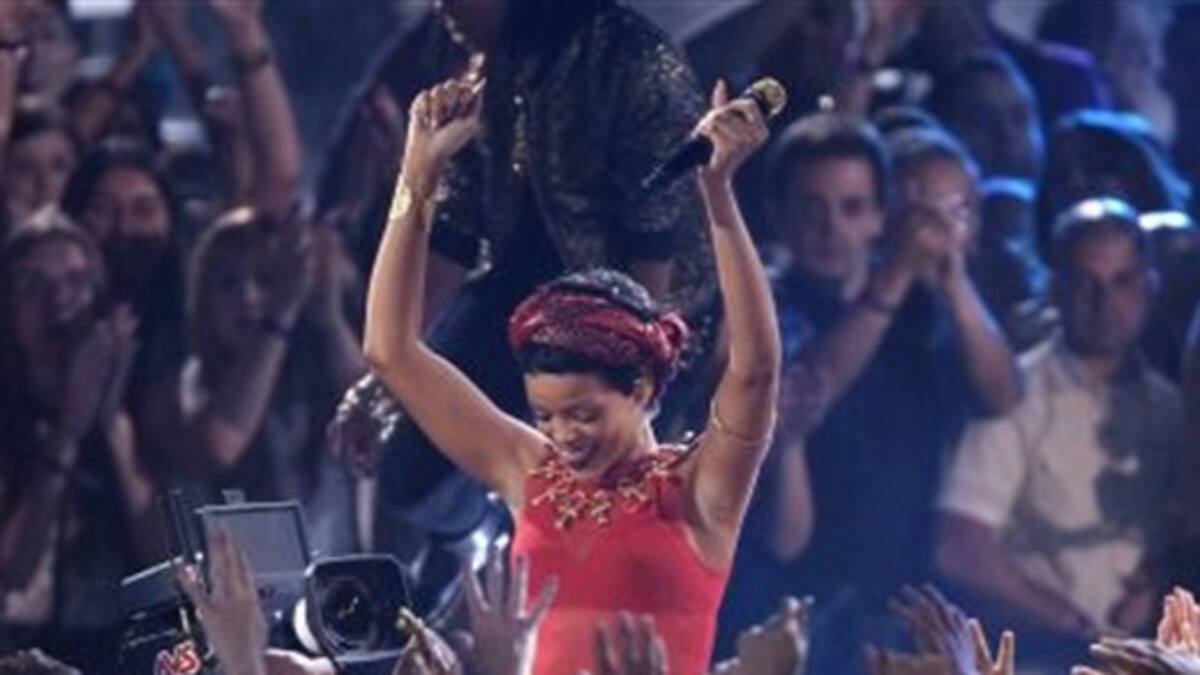 ¡RIHANNA Y ONE DIRECTION GRANDES GANADORES DE LOS VMA’S 2012!