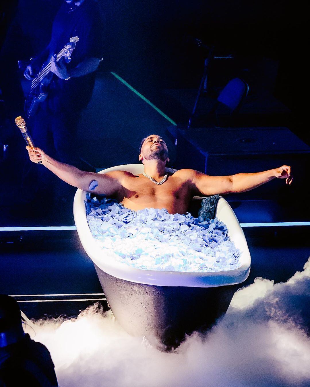 Instagram @estricolor</a> (@bizarrolivecl</a>)