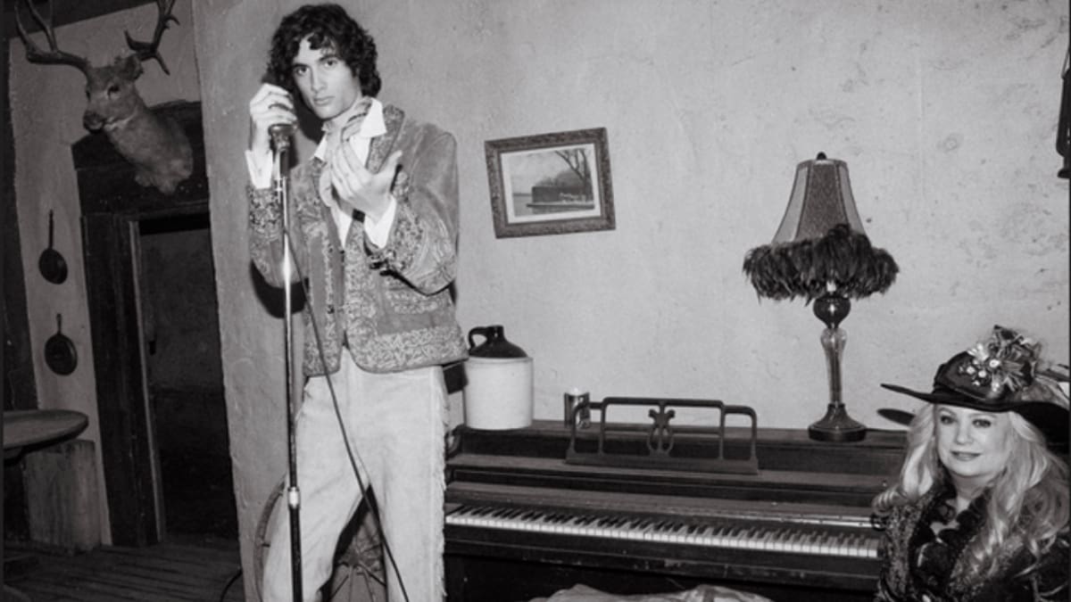 Tras el éxito de su álbum debut, Sombr regresa con “Homewrecker”, su nuevo single