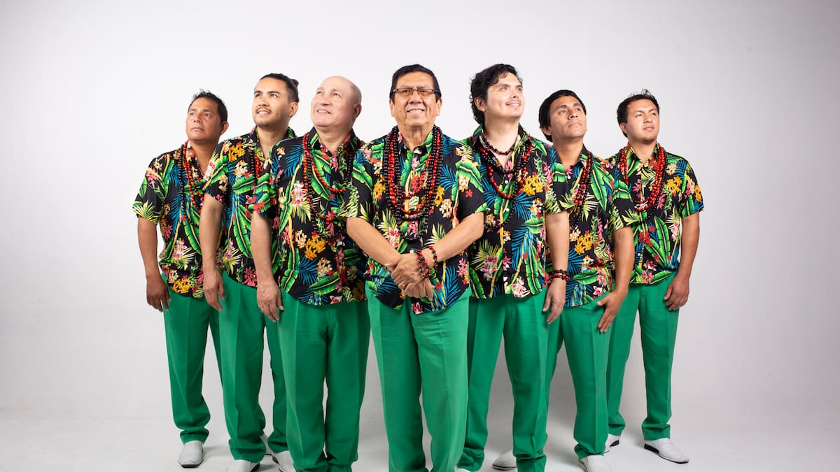 ¡Santaferia estrena «María» junto a los míticos Los Mirlos!