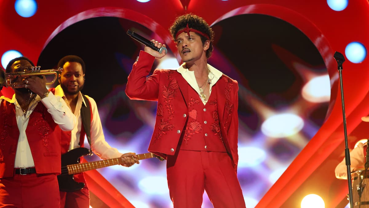 A pocos días para su lanzamiento: Bruno Mars revela el tracklist de su próximo álbum "The Romantic"