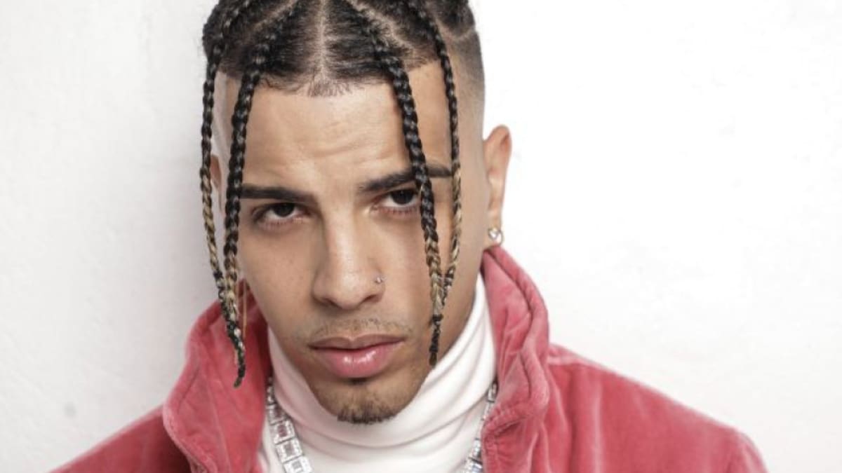 Rauw Alejandro estrena el video de «Nubes» con tropical paisaje