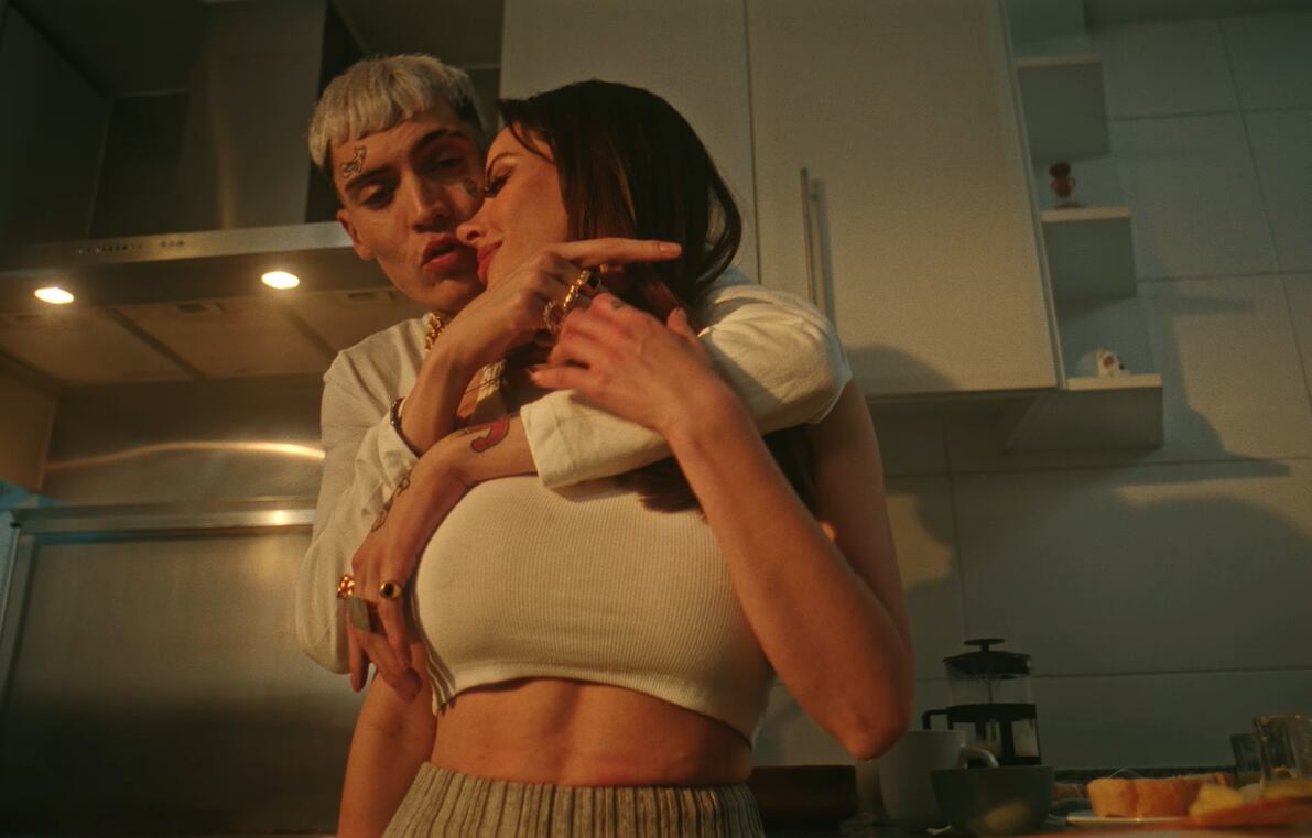 Captura «Ella Me Llama» 